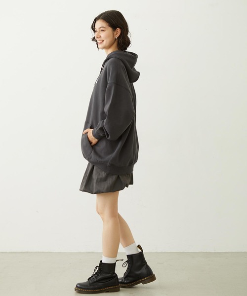 MILKFED.(ミルクフェド)の「ICING LOGO SWEAT HOODIE(パーカー・レディース・ピンク/チャコール/オフホワイト・M/L)」の21枚目の写真