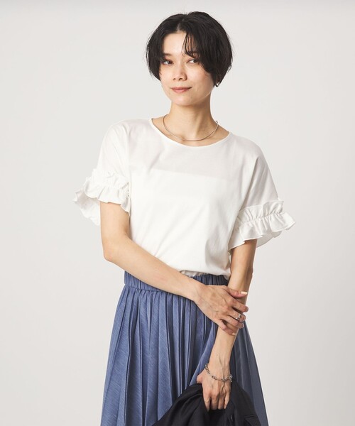 green label relaxing(グリーンレーベルリラクシング)の「ソデフリル Tシャツ 汗染み防止(Tシャツ/カットソー・レディース・ブラック/オフホワイト/ダークブラウン/ライトグレー・FREE)」の2枚目の写真