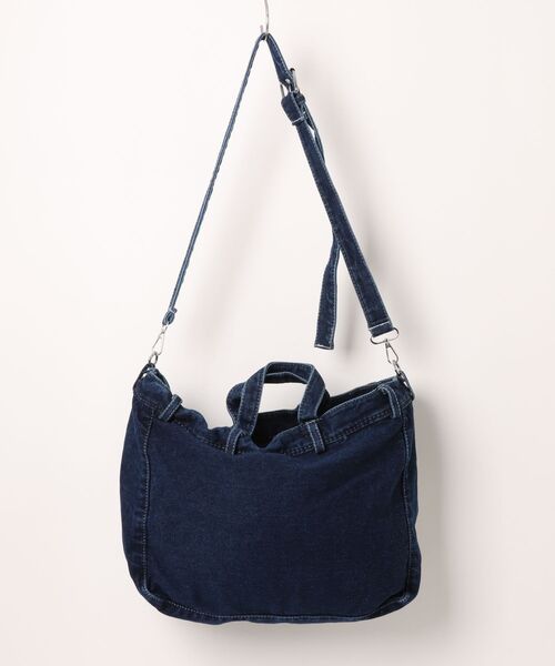 SNOOPY×OLD BETTY'S(スヌーピーカケルオールドベティーズ)の「スヌーピー【SNOOPY】BigPocket Denim 2Way BAG(ショルダーバッグ・レディース・インディゴブルー・FREE)」の2枚目の写真