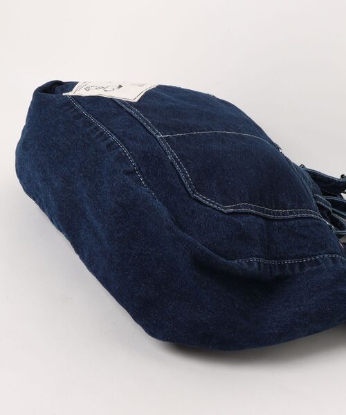 SNOOPY×OLD BETTY'S(スヌーピーカケルオールドベティーズ)の「スヌーピー【SNOOPY】BigPocket Denim 2Way BAG(ショルダーバッグ・レディース・インディゴブルー・FREE)」の3枚目の写真