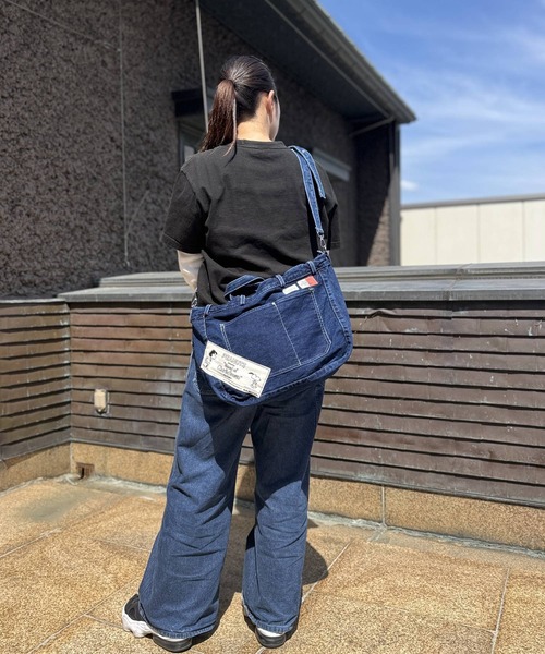 SNOOPY×OLD BETTY'S(スヌーピーカケルオールドベティーズ)の「スヌーピー【SNOOPY】BigPocket Denim 2Way BAG(ショルダーバッグ・レディース・インディゴブルー・FREE)」の6枚目の写真