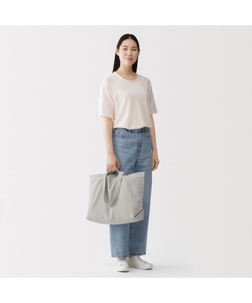 無印良品（ムジルシリョウヒン）の「綿　製品洗い　横型　トートバッグ（トートバッグ・レディース・ライトグレー/グレー系/ライトグリーン/ライトイエロー・FREE）」の6枚目の写真