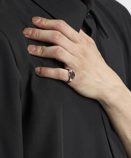 NO ID.（ノーアイディ）の「【NO ID.】Concave Signet Ring / コンケーブ シグネット リング（リング・メンズ・シルバー・ONE SIZE）」の5枚目の写真