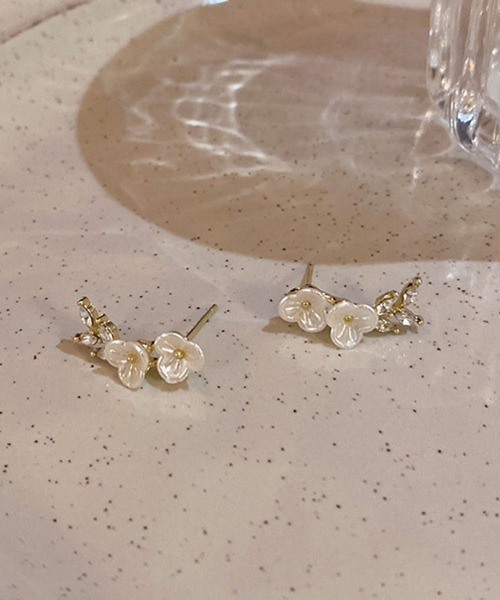 shoppinggo(ショッピングゴー)の「ピアス 花 ラインストーン 可愛い イヤリング人気アクセサリー レディース 韓国ファッション(ピアス(両耳用)・レディース・ホワイト・FREE)」の5枚目の写真