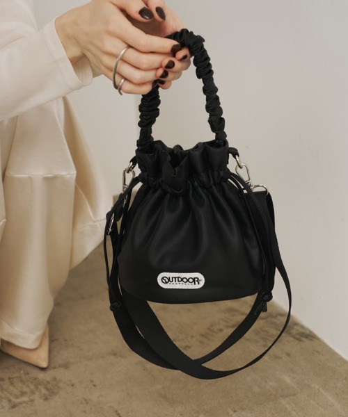AIC.(エーアイシー)の「OUTDOOR Gathers Handle Mini Bag(ショルダーバッグ・レディース・ダークブラウン/ブラック/サックスブルー・FREE)」の1枚目の写真