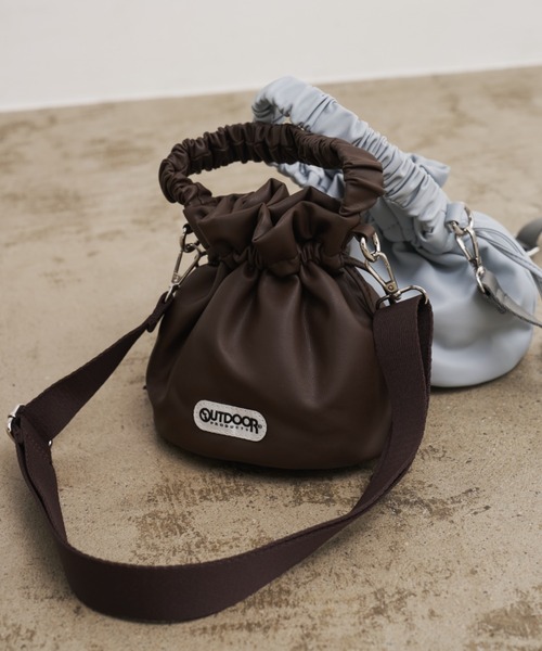 AIC.(エーアイシー)の「OUTDOOR Gathers Handle Mini Bag(ショルダーバッグ・レディース・ダークブラウン/ブラック/サックスブルー・FREE)」の17枚目の写真