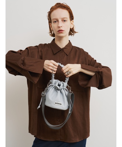 AIC.(エーアイシー)の「OUTDOOR Gathers Handle Mini Bag(ショルダーバッグ・レディース・ダークブラウン/ブラック/サックスブルー・FREE)」の7枚目の写真