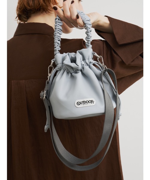 AIC.(エーアイシー)の「OUTDOOR Gathers Handle Mini Bag(ショルダーバッグ・レディース・ダークブラウン/ブラック/サックスブルー・FREE)」の5枚目の写真