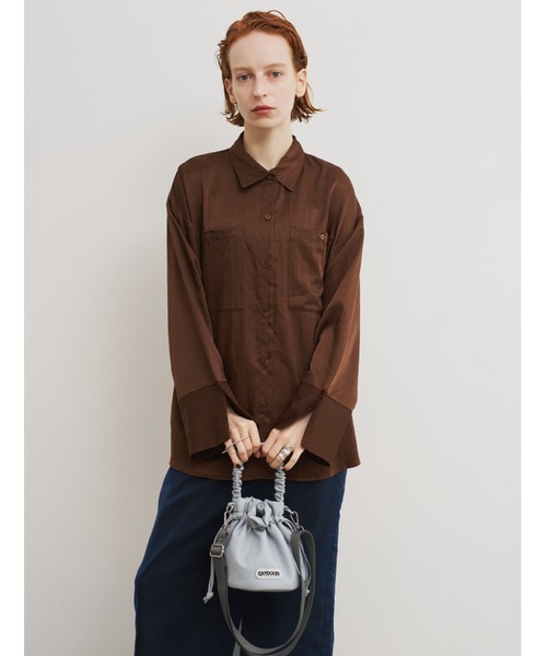 AIC.(エーアイシー)の「OUTDOOR Gathers Handle Mini Bag(ショルダーバッグ・レディース・ダークブラウン/ブラック/サックスブルー・FREE)」の11枚目の写真