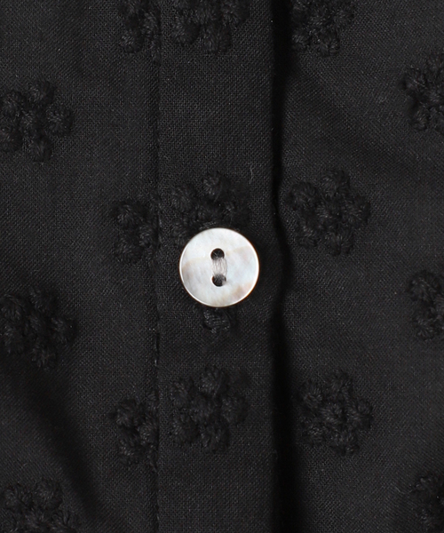 Spick & Span(スピックアンドスパン)の「Higuchi*S フラワー刺繍タンクブラウス(シャツ/ブラウス・レディース・ブラック/ホワイト・FREE)」の8枚目の写真