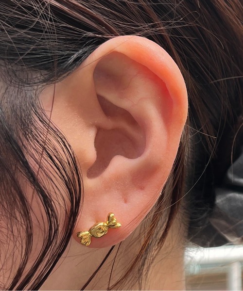 LAPUIS（ラピュイ）の「LAPUIS(ラピュイ)Treat pierced earrings（ピアス（両耳用）・レディース・ゴールド/シルバー・FREE）」の4枚目の写真