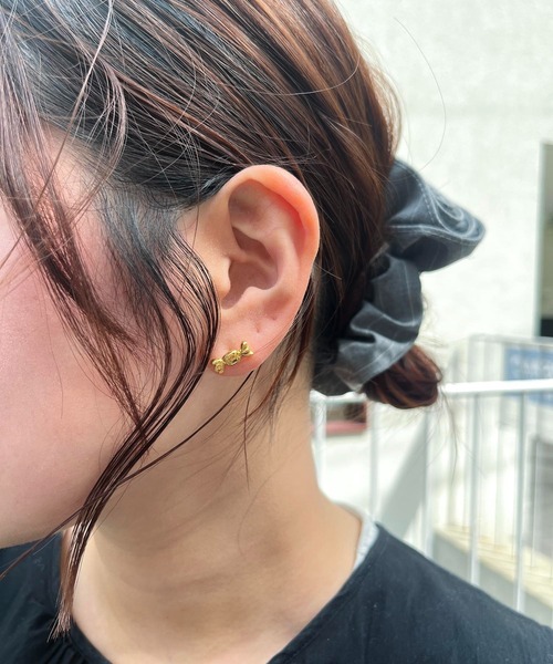 LAPUIS（ラピュイ）の「LAPUIS(ラピュイ)Treat pierced earrings（ピアス（両耳用）・レディース・ゴールド/シルバー・FREE）」の3枚目の写真