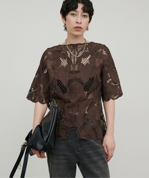 LARUTA(ラルータ)の「【LARUTA】フラワー刺繍パネル切替半袖ブラウス(シャツ/ブラウス・レディース・オフホワイト/ブラック/ブラウン・FREE)」の14枚目の写真