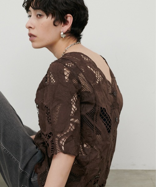 LARUTA(ラルータ)の「【LARUTA】フラワー刺繍パネル切替半袖ブラウス(シャツ/ブラウス・レディース・オフホワイト/ブラック/ブラウン・FREE)」の16枚目の写真