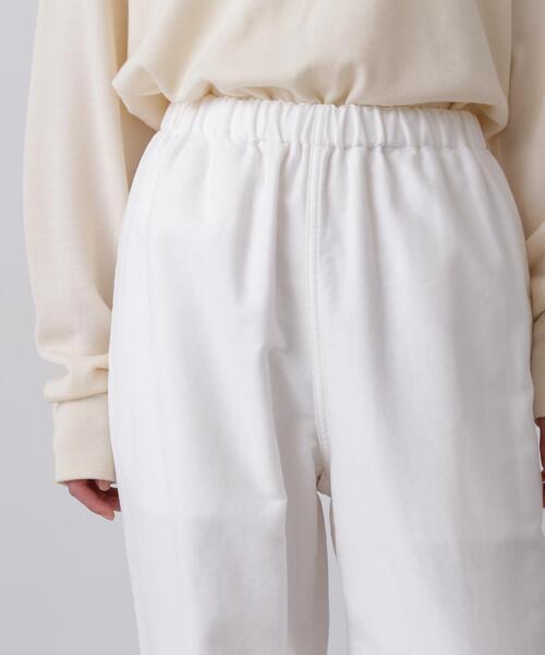 Y（ワイ）の「Ｙ / ORGANIC COTTON SOFT MOLESKIN TAPERED EASY TROUSERS（その他パンツ・メンズ・ホワイト/ネイビー・LARGE/MEDIUM）」の10枚目の写真