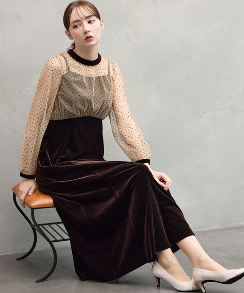 AIMER(エメ)の「【WEB限定】フロッキードットチュール×ベロアロングスリーブパーティードレス 結婚式 お呼ばれ ドレス 20代 30代 40代(ドレス・レディース・ブラウン/グレー/ブラック・SMALL/MEDIUM/LARGE)」の1枚目の写真