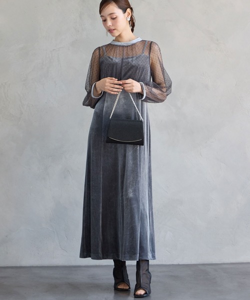 AIMER(エメ)の「【WEB限定】フロッキードットチュール×ベロアロングスリーブパーティードレス 結婚式 お呼ばれ ドレス 20代 30代 40代(ドレス・レディース・ブラウン/グレー/ブラック・SMALL/MEDIUM/LARGE)」の3枚目の写真