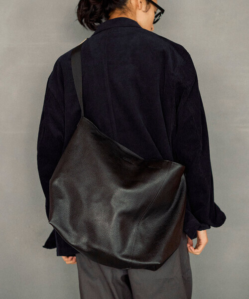 Firsthand(ファーストハンド)の「Firsthand/ファーストハンド 2WAY Leather Messenger Bag / 2WAYレザーメッセンジャーバッグ / 牛革 / 撥水レザー(ショルダーバッグ・メンズ・ブラック・ONE SIZE)」の12枚目の写真