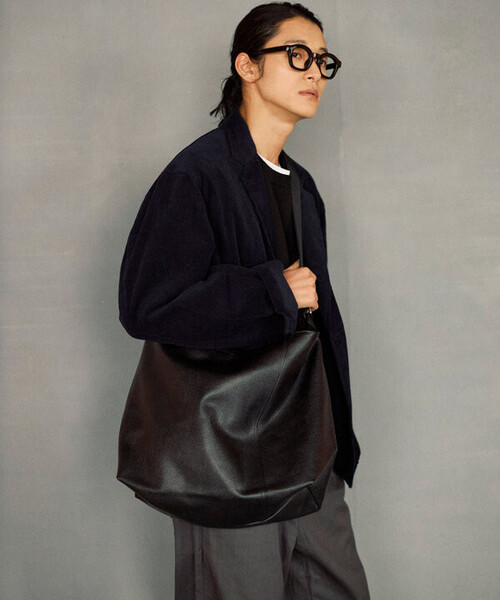 Firsthand(ファーストハンド)の「Firsthand/ファーストハンド 2WAY Leather Messenger Bag / 2WAYレザーメッセンジャーバッグ / 牛革 / 撥水レザー(ショルダーバッグ・メンズ・ブラック・ONE SIZE)」の4枚目の写真