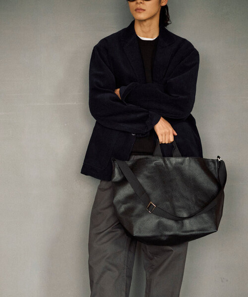 Firsthand(ファーストハンド)の「Firsthand/ファーストハンド 2WAY Leather Messenger Bag / 2WAYレザーメッセンジャーバッグ / 牛革 / 撥水レザー(ショルダーバッグ・メンズ・ブラック・ONE SIZE)」の6枚目の写真