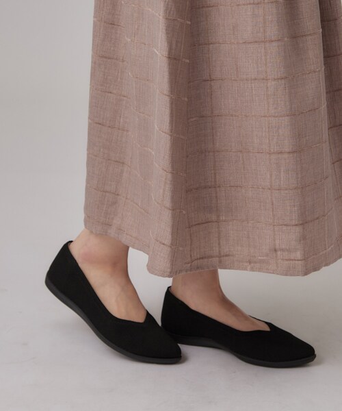 SHOO・LA・RUE(シューラルー)の「【洗える】NEWニットパンプス(パンプス・レディース・ブラック/ブラック系/ダークブラウン系・35/45/25)」の4枚目の写真