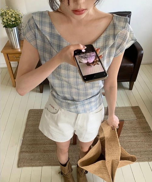 Girly Doll(ガーリードール)の「チェック柄フリルショートスリーブブラウス(その他トップス・レディース・ブルー/ピンク・FREE)」の3枚目の写真