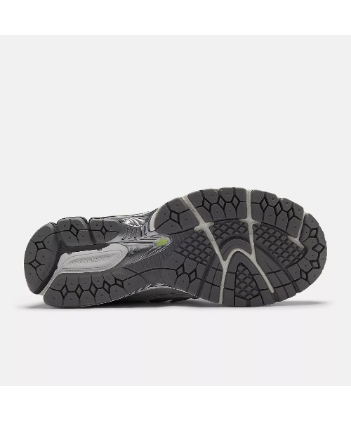 NEW BALANCE（ニューバランス）の「New Balance 1906R（ニューバランス 1906R）（スニーカー・メンズ・シルバー系・23cm/26.5cm/26cm/25cm/23.5cm/30cm/24.5cm/24cm/27.5cm/27cm/28cm/29cm/28.5cm）」の5枚目の写真