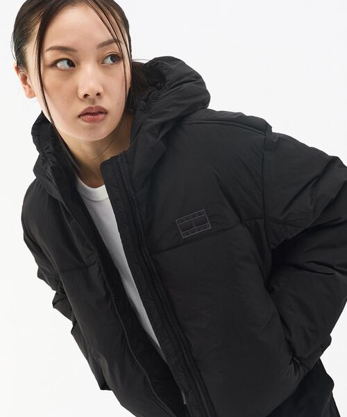 tommy jeans(トミー ジーンズ)の「【オンライン限定】クロップドフラッグ パファージャケット(ブルゾン・レディース・ネイビー/ブラック・SMALL/X-SMALL/MEDIUM)」の5枚目の写真