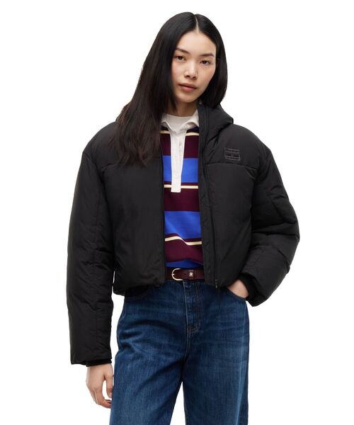 tommy jeans(トミー ジーンズ)の「【オンライン限定】クロップドフラッグ パファージャケット(ブルゾン・レディース・ネイビー/ブラック・SMALL/X-SMALL/MEDIUM)」の9枚目の写真