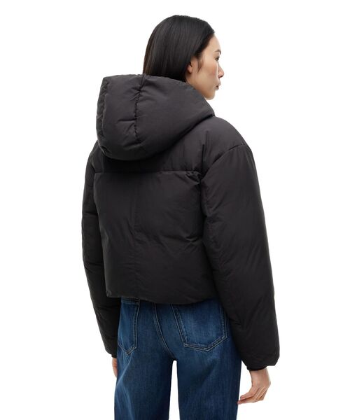 tommy jeans(トミー ジーンズ)の「【オンライン限定】クロップドフラッグ パファージャケット(ブルゾン・レディース・ネイビー/ブラック・SMALL/X-SMALL/MEDIUM)」の12枚目の写真