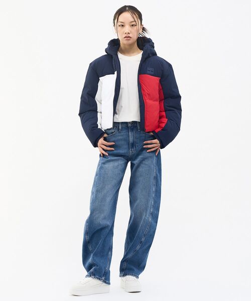 tommy jeans(トミー ジーンズ)の「【オンライン限定】クロップドフラッグ パファージャケット(ブルゾン・レディース・ネイビー/ブラック・SMALL/X-SMALL/MEDIUM)」の17枚目の写真