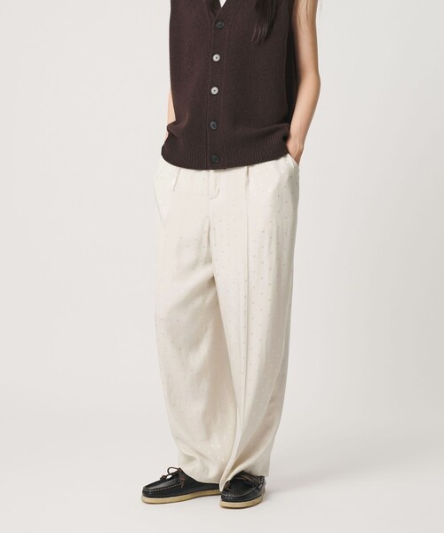 BEAUTY&YOUTH UNITED ARROWS（ビューティーアンドユースユナイテッドアローズ）の「レーヨン ドットジャガード タック バックゴムパンツ/オフホワイト（その他パンツ・レディース・オフホワイト・S/XS/M）」の2枚目の写真