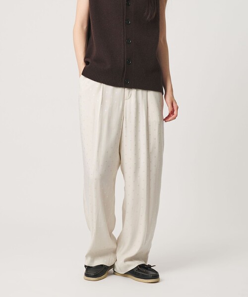 BEAUTY&YOUTH UNITED ARROWS（ビューティーアンドユースユナイテッドアローズ）の「レーヨン ドットジャガード タック バックゴムパンツ/オフホワイト（その他パンツ・レディース・オフホワイト・S/XS/M）」の3枚目の写真