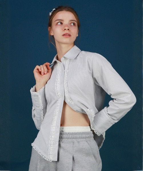 mieya mieya(ミーヤミーヤ)の「【mieya mieya】LACE TRIM SHIRTBLOUSE/レーストリムシャツブラウス(シャツ/ブラウス・レディース・ストライプ/ホワイト・FREE)」の6枚目の写真