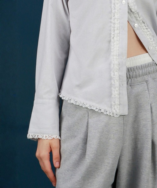 mieya mieya(ミーヤミーヤ)の「【mieya mieya】LACE TRIM SHIRTBLOUSE/レーストリムシャツブラウス(シャツ/ブラウス・レディース・ストライプ/ホワイト・FREE)」の12枚目の写真