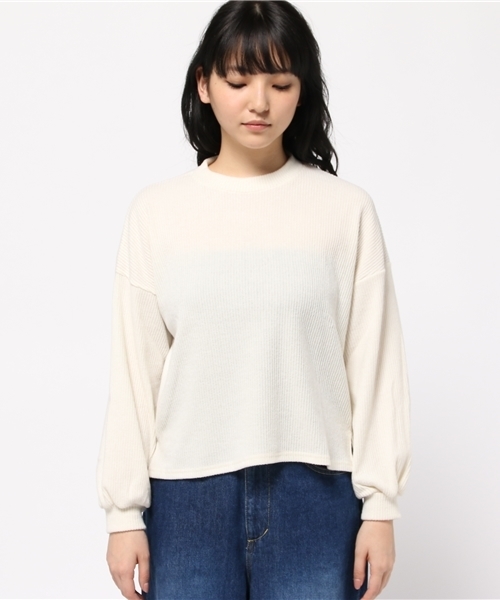 RAY CASSIN（レイカズン）の「袖ボリュームプルオーバー（ニット/セーター・レディース・ピンク/キャメル/オフホワイト/杢グレー/ブルー・FREE）」の6枚目の写真