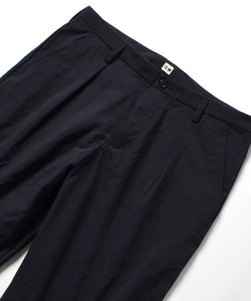 SHIPS BLUESTORE（シップスブルーストア）の「SHIPS BLUESTORE: ナイロンオックス テーパードアンクルパンツ（その他パンツ・メンズ・ブラック・SMALL/LARGE/MEDIUM）」の3枚目の写真