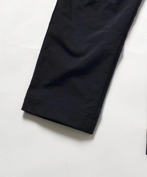 SHIPS BLUESTORE（シップスブルーストア）の「SHIPS BLUESTORE: ナイロンオックス テーパードアンクルパンツ（その他パンツ・メンズ・ブラック・SMALL/LARGE/MEDIUM）」の5枚目の写真