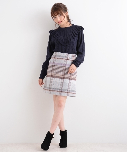 MAJESTIC LEGON(マジェスティックレゴン)の「【WEB限定価格】Vフリルニットプルオーバー(ニット/セーター・レディース・アイボリー/ネイビー/ボルドー/グリーン・MEDIUM)」の14枚目の写真