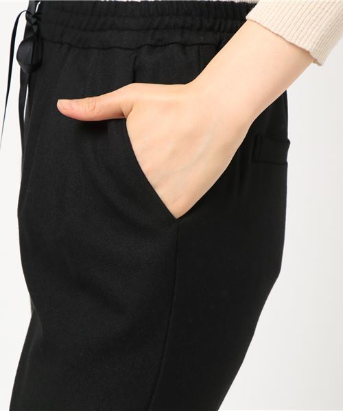 N.（N. Natural Beauty Basic）（エヌエヌナチュラルビューティーベーシック）の「イージーテーパードパンツ（その他パンツ・レディース・グレー/ブラック/ピンク・MEDIUM）」の4枚目の写真