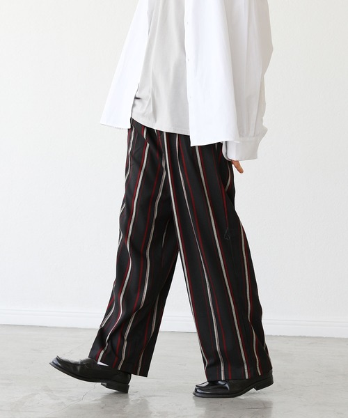 ASTRONOMY(アストロノミー)の「エクストラワイド ディープタックTRワイドパンツ(スラックス・メンズ・ネイビー/チャコール/ストライプ/グレー/ブラック/カーキ/チェック/ベージュ/テラコッタ/ワイン/ベージュ系その他/ブラウン/グリーン系その他/ブラック系その他/ベージュ系その他2/ブラック系その他2/ブラウン系その他2/ブルー系その他/ブラウン系その他/ベージュ系その他4/グレー系その他/ベージュ系その他3/ベージュ系その他5/ブラック系その他3/ベージュ系その他6/オフホワイト/グリーン系その他2/ブルー系その他2/ブラック系その他5/レッド系その他/ブラウン系その他3/グレー系その他2/ブラック系その他4/アッシュグレー/ブルー系その他3/オレンジ/ホワイト系その他/ブラック系その他6/ホワイト系その他2/グリーン系/ブルー系/ダークグレー・L/S/M/XL)」の5枚目の写真