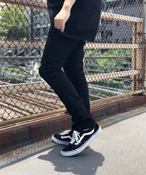 kutir（クティール）の「damage skinny / ダメージスキニーデニムパンツ（デニムパンツ・メンズ・ブラック/サックスブルー/インディゴブルー・SMALL/MEDIUM/LARGE）」の4枚目の写真