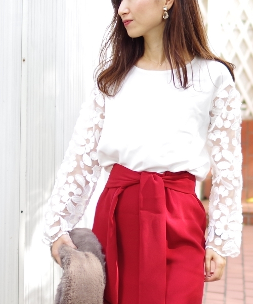 NARACAMICIE（ナラカミーチェ）の「スカラップフラワーレース袖ブラウス（シャツ/ブラウス・レディース・ホワイト/ブラック・MEDIUM）」の14枚目の写真