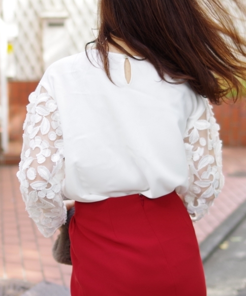 NARACAMICIE（ナラカミーチェ）の「スカラップフラワーレース袖ブラウス（シャツ/ブラウス・レディース・ホワイト/ブラック・MEDIUM）」の13枚目の写真