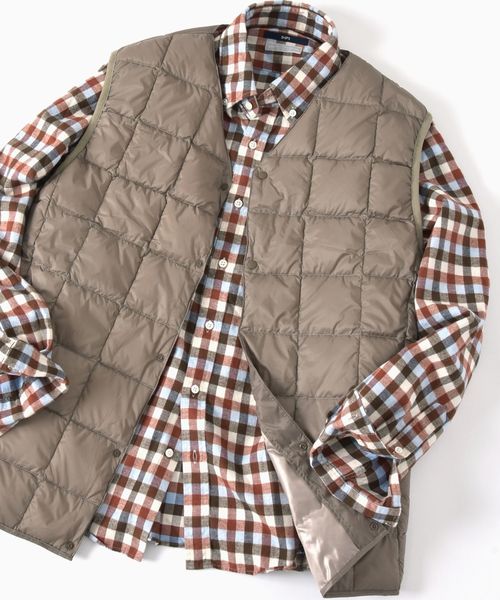 TAION(タイオン)の「TAION×SHIPS: 【WEB限定】別注 Vネック インナーダウン ベスト□(ダウンベスト・メンズ・ブラック/ベージュ/ネイビー/グレー・SMALL/MEDIUM/LARGE/X-LARGE)」の3枚目の写真