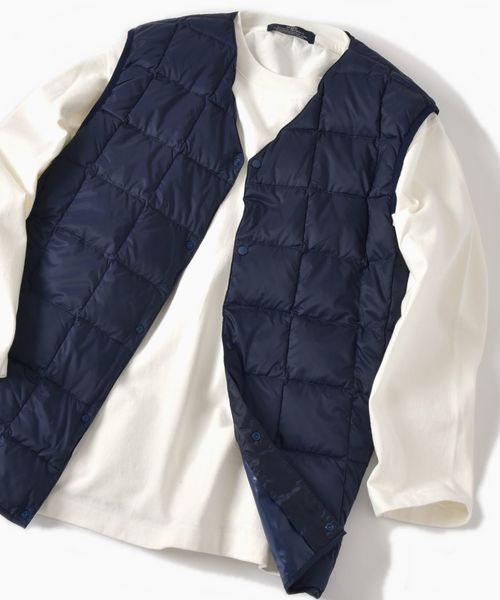 TAION(タイオン)の「TAION×SHIPS: 【WEB限定】別注 Vネック インナーダウン ベスト□(ダウンベスト・メンズ・ブラック/ベージュ/ネイビー/グレー・SMALL/MEDIUM/LARGE/X-LARGE)」の4枚目の写真