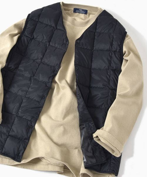 TAION(タイオン)の「TAION×SHIPS: 【WEB限定】別注 Vネック インナーダウン ベスト□(ダウンベスト・メンズ・ブラック/ベージュ/ネイビー/グレー・SMALL/MEDIUM/LARGE/X-LARGE)」の2枚目の写真