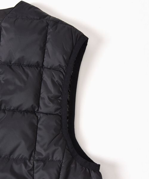 TAION(タイオン)の「TAION×SHIPS: 【WEB限定】別注 Vネック インナーダウン ベスト□(ダウンベスト・メンズ・ブラック/ベージュ/ネイビー/グレー・SMALL/MEDIUM/LARGE/X-LARGE)」の14枚目の写真