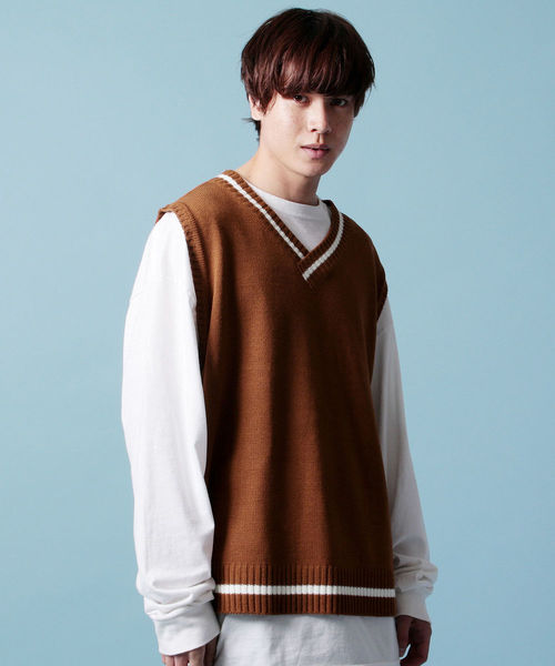 ASTRONOMY（アストロノミー）の「チルデンビッグシルエットニットベスト（ベスト・メンズ・ホワイト/ブラック/グレー/ブラウン/ベージュ/グリーン/ミント/ライトブルー/パープル/イエロー/ピンク/レッド/オレンジ/ネイビー・FREE）」の5枚目の写真