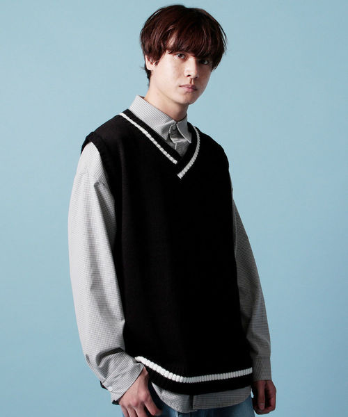 ASTRONOMY（アストロノミー）の「チルデンビッグシルエットニットベスト（ベスト・メンズ・ホワイト/ブラック/グレー/ブラウン/ベージュ/グリーン/ミント/ライトブルー/パープル/イエロー/ピンク/レッド/オレンジ/ネイビー・FREE）」の3枚目の写真